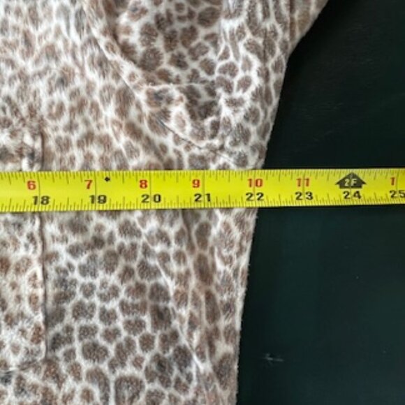 Closet Clearance Classy 2 Piece Plush Animal Print Stretchy Lounge Set - Picture 7 of 11